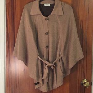 Cute button down poncho with pockets!